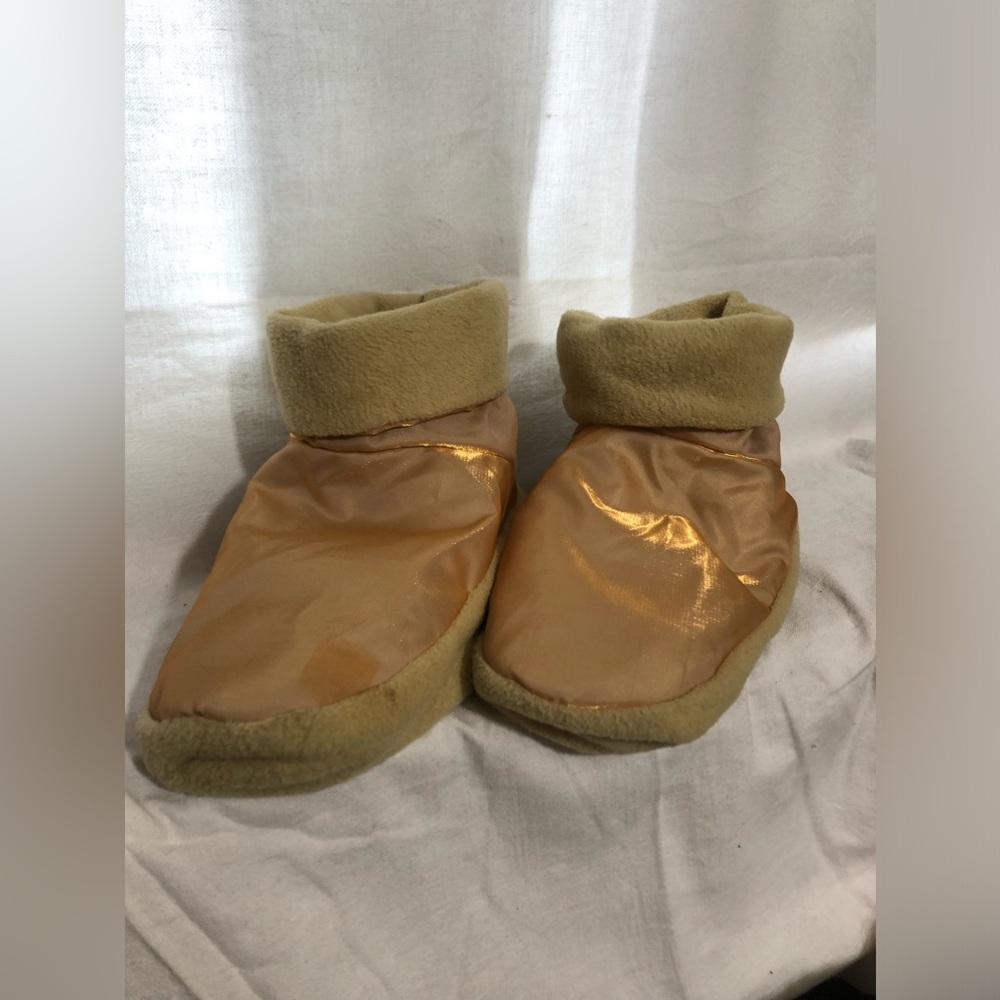 Heated slippers